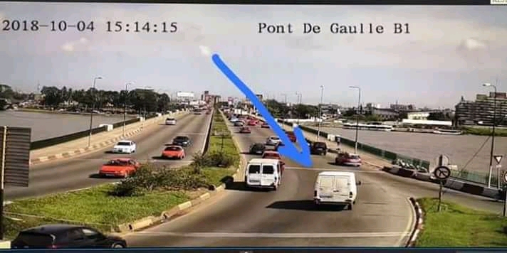 Accident : Affaire une  véhicule plonge dans la lagune, on ne sait plus si c’est un gbaka ou une fourgonnette ?