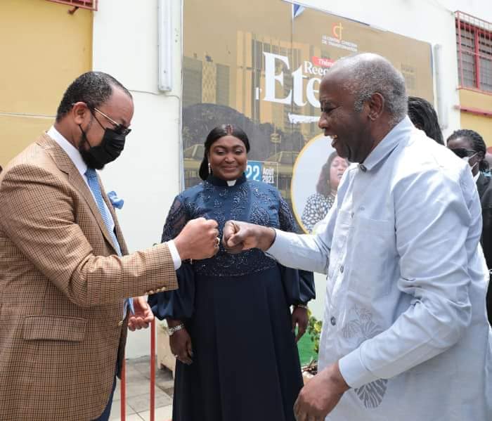 Côte d’Ivoire (reconnaissance): Après sa libération Gbagbo rend visite à un couple de chrétien évangélique.