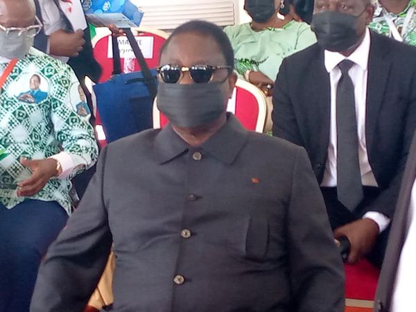 Côte d’Ivoire ( funérailles de Bedié à Daoukrou): N’Zuéba très très fâché ,Un violent vent accompagné de pluie casse toutes les installations.