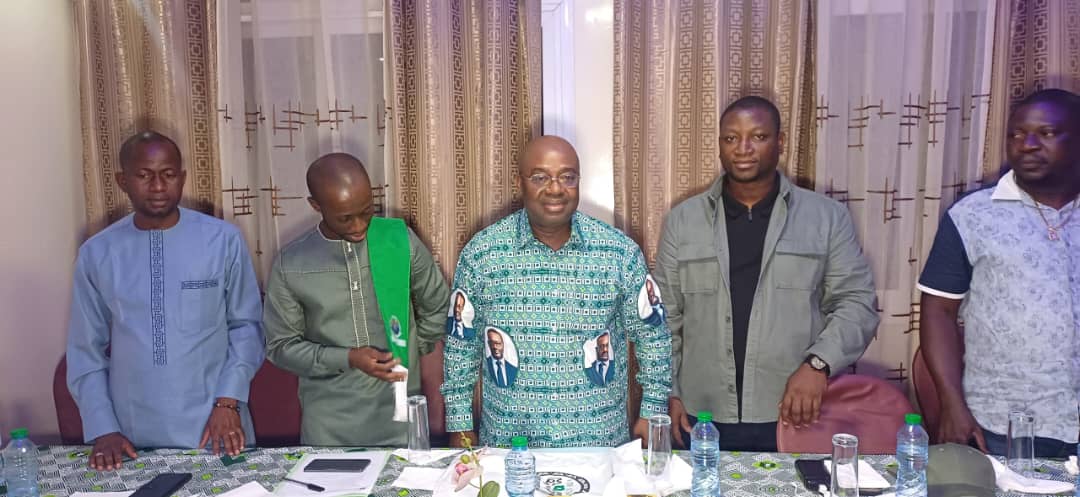  Pdci – Rda( Délégation générale Sénégal , Gambie , Cap-Vert, Guinée-Bissau) : L’honorable Akoto Olivier anime  une conférence publique et procède à une remise symbolique de cartes de membre.